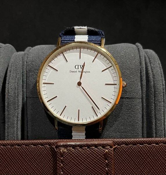 Часовник Daniel Wellington