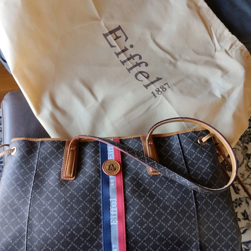 Eiffel women's bag like new with pouch