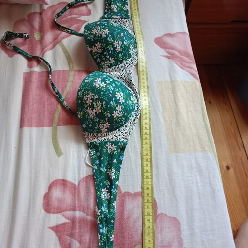 Green floral bikini set like new with lace details