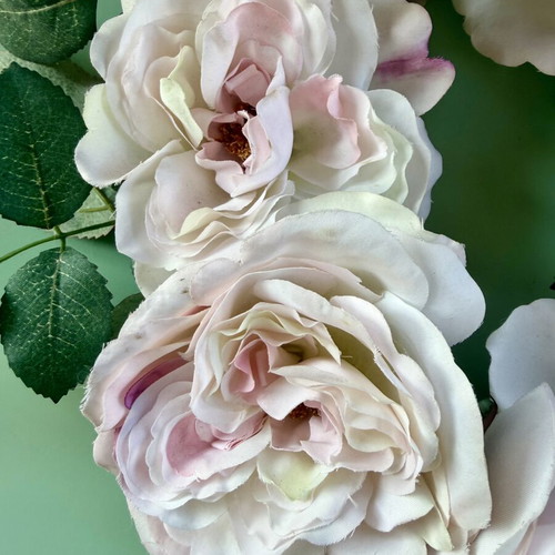 Wall wreath with light pink roses, like new, 29cm diameter