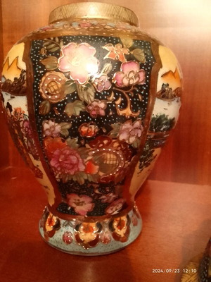 Authentic Chinese vase with lid like new Satsuma