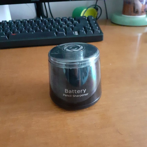 Electric sharpener used with AA batteries