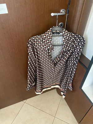 Set of pants and shirt like new, beige and brown with print