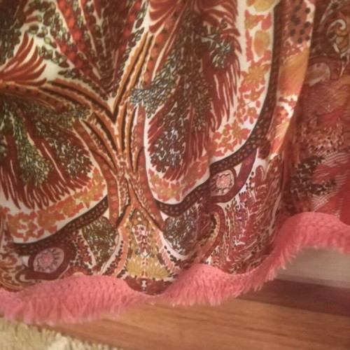 Dress like new, size L/XL, with unique sleeve