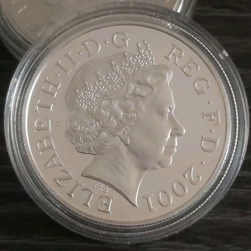 Royal Mint 3 x 5 Pound 2000/2001/2002 Elizabeth Proof Silver coins like new with case