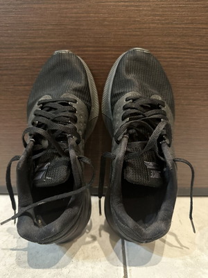 Nike Downshifter 7 athletic shoes used, size 38, black
