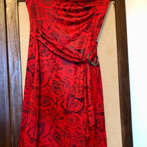 Dress intense red strapless fitted like new, size M