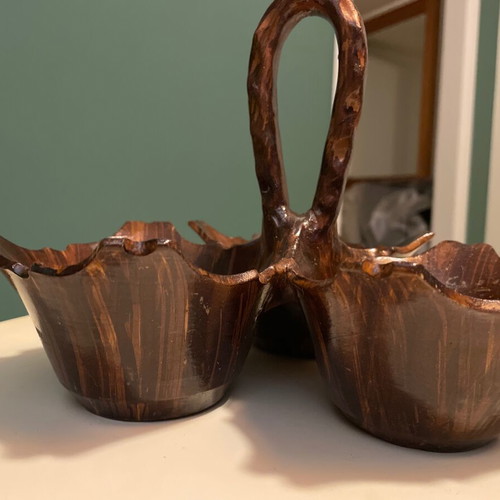 Ceramic decorative dish for treats like new with wood-look glaze