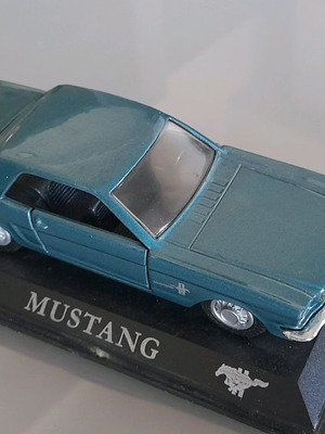 Играчка кола Mustang нова от колекцията на Лумидис