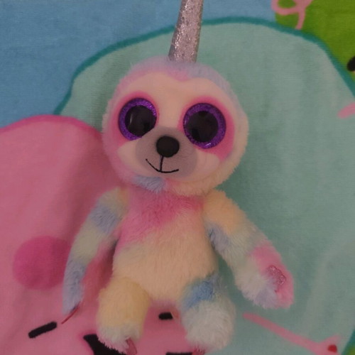 Unicorn with large eyes, like new