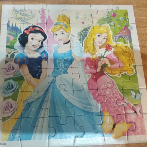 Disney Princess puzzle set of 3 pieces like new