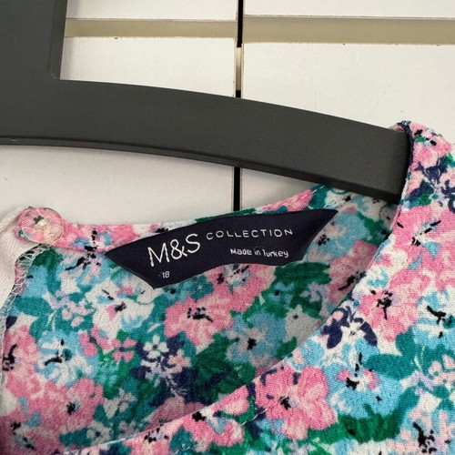 T-shirt with flowers Marks & Spencer like new, size L-XL