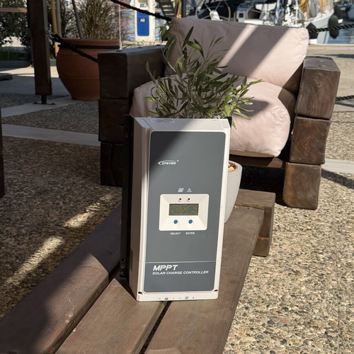 EPEVER MPPT solar charge controller Tracer 8415AN like new