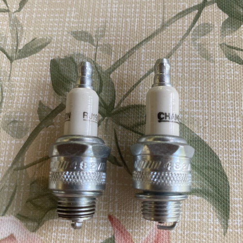 Champion J19LM spark plugs new, pack of 2 for small engines
