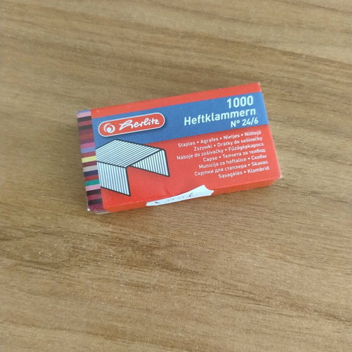 Staples pack of 1,000 pieces new