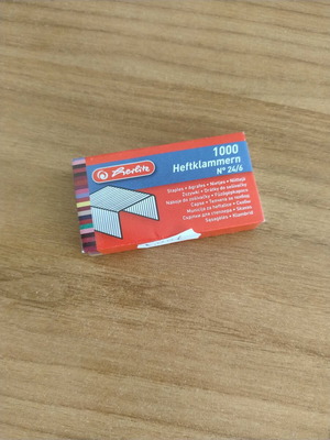 Staples pack of 1,000 pieces new