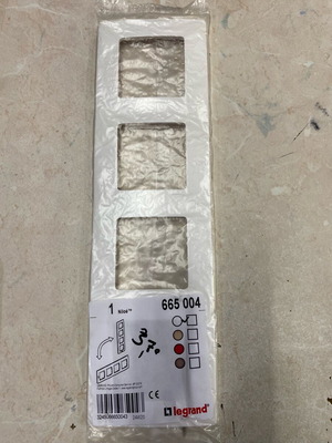 Legrand quadruple frame new