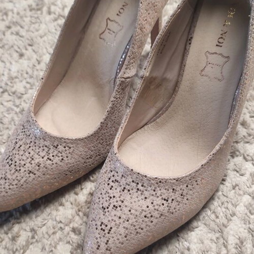 Voi & Noi rose gold pumps new, size 38 with box