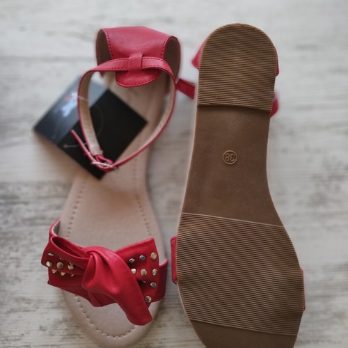 Red sandals new, lightweight and comfortable