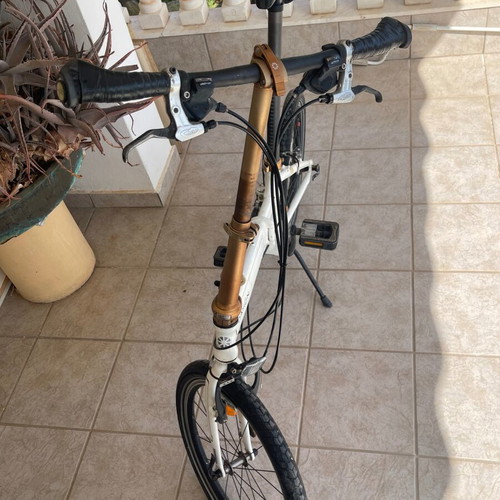 Dahon Vitesse P18 folding bike white like new, 18 speeds