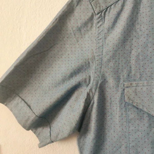 DOOA men's short sleeve shirt like new, size S, blue with red dots, cotton