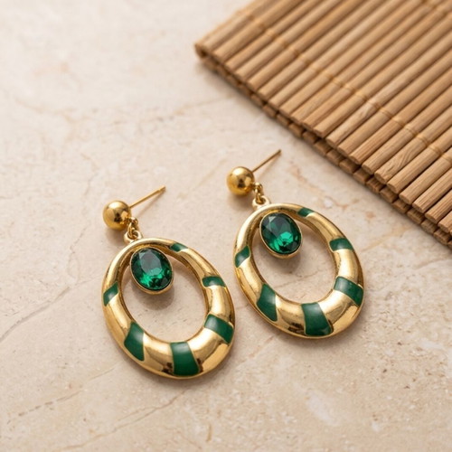 Earrings with green stone vintage design new