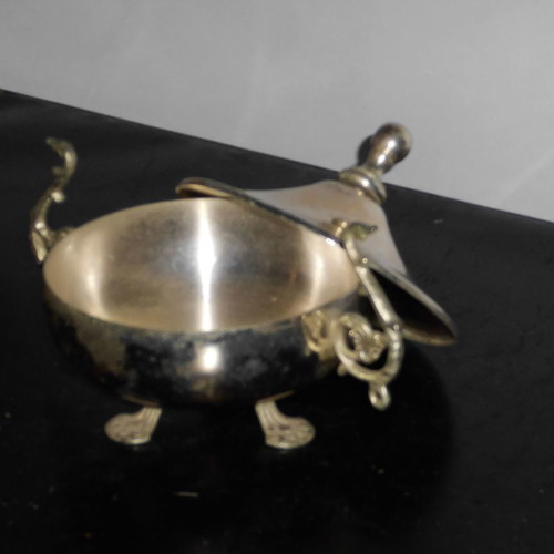Stainless decorative items new, set of 4 with battery clock