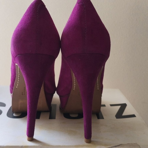 Schutz suede pumps magenta size 40 used