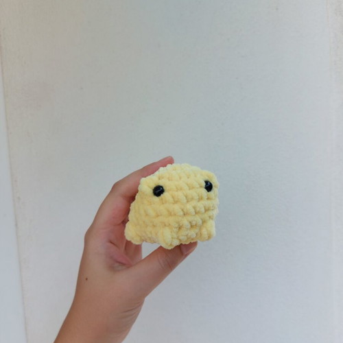 Small knitted yellow frog handmade, new