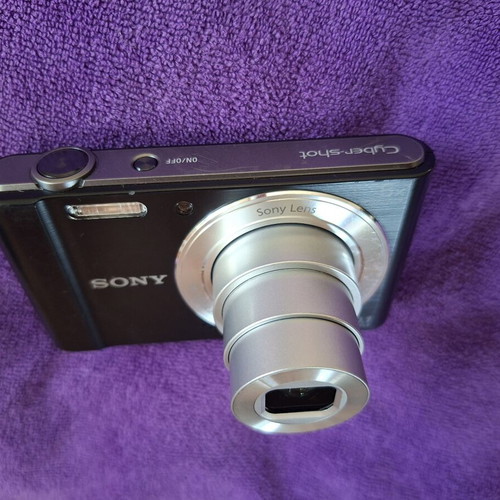 Sony W810 Compact camera 20.1MP optical zoom 6x with 2.7" screen