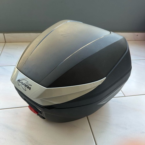 Givi motorcycle top case 30lt like new with base