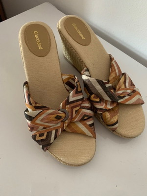Graceland platform shoes new, size 38, narrow front line