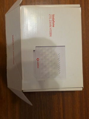 Vodafone ZTE ZXHN H108N router used with original accessories