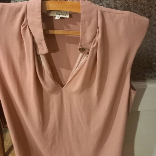 Lynne blouse like new, size 40, beige