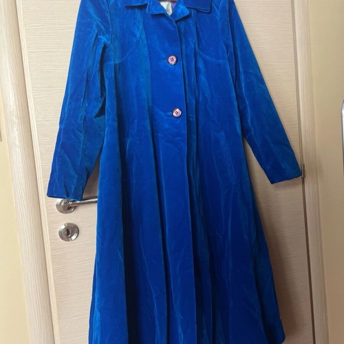 Surrey Classics of Canada velvet coat like new, one size, blue