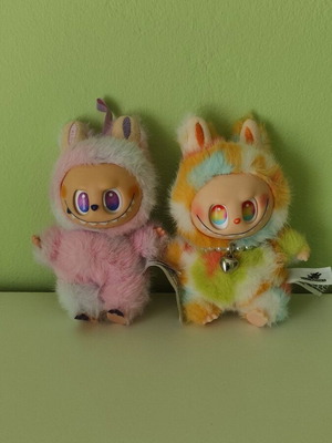 Двойка плюшени играчки Labubu в красиви цветове