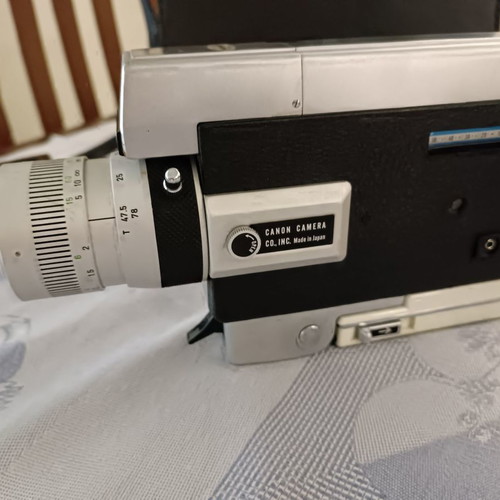 Canon Zoom 518 Super 8mm film camera used with leather case and extra lens