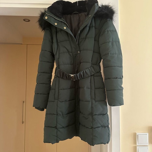 Stradivarius Long Puffer Jacket with Fur Hood like new, cypress green