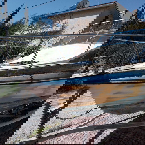 Σκάφος καμπινάτο πολυεστερικό 5.8 μεταχειρισμένο με τρέιλερ