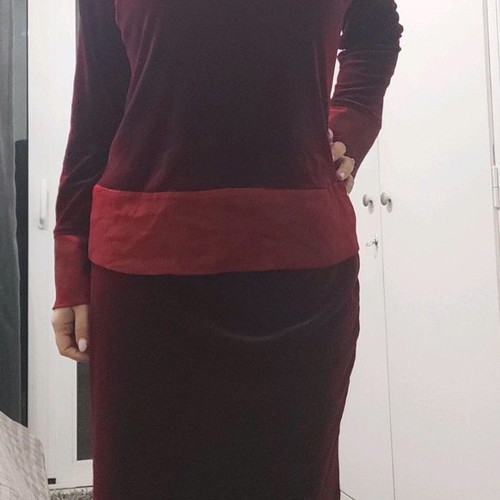 Velvet burgundy set with muslin trim, midi skirt, in very good condition