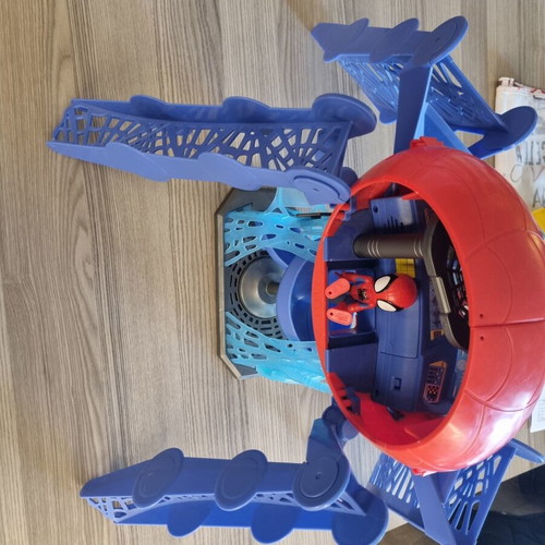 Spiderman Tower Hasbro used with figure, no car
