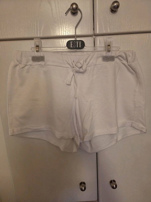 Pink Woman white shorts medium like new