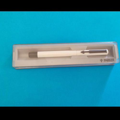 Parker pen white new, black ink