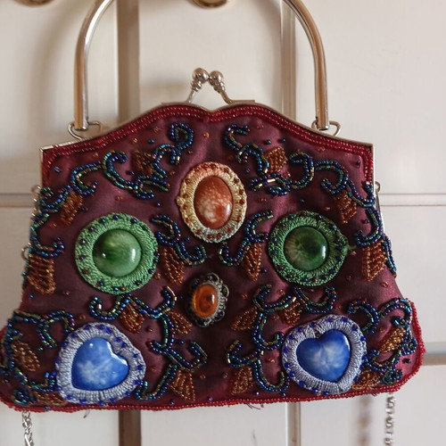 Vintage look evening bag, burgundy embroidered with beads