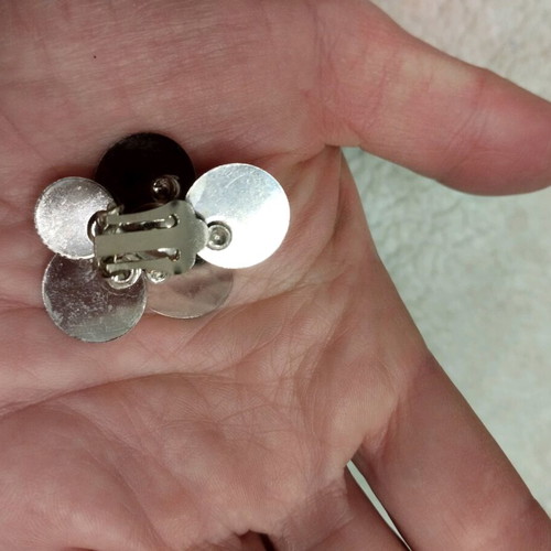 Button earrings new in gold and silver, two pairs