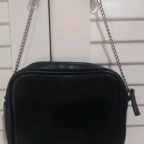 Mad hat evening handbag like new, black quilted synthetic
