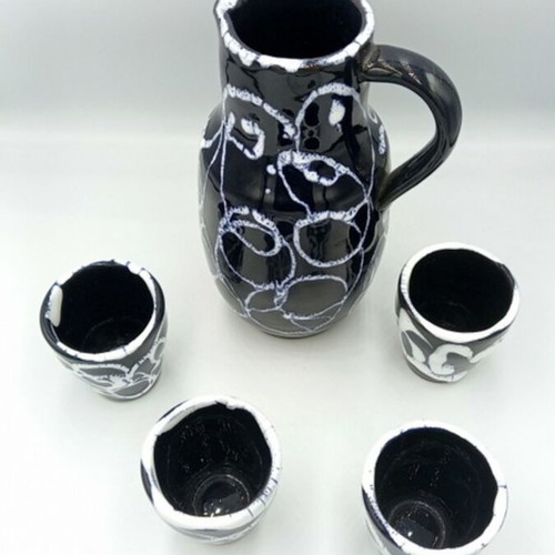 Vintage ceramic jug with 4 ceramic cups like new