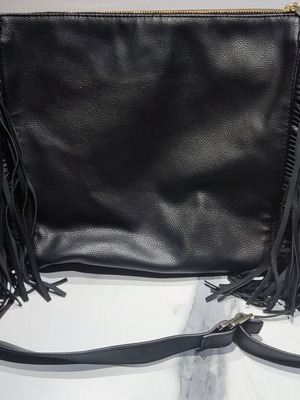Τσάντα χιαστί H&M μεταχειρισμένη με κρόσια μαύρη