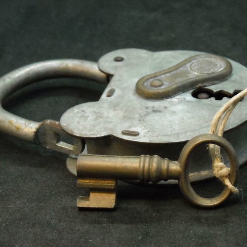 Large Unis F.T.H. France padlock used with functional key