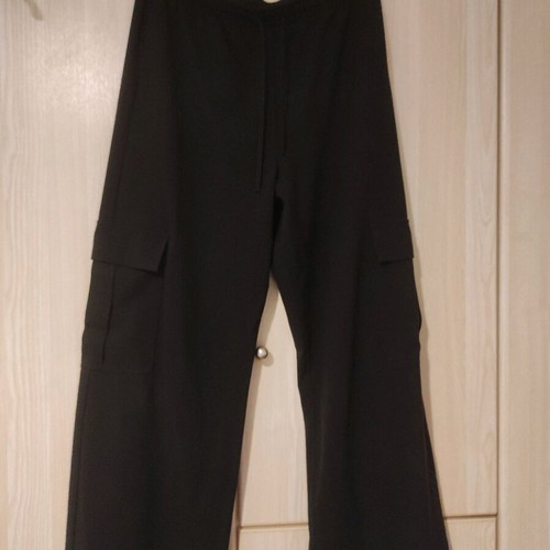 Black cargo pants used, size large
